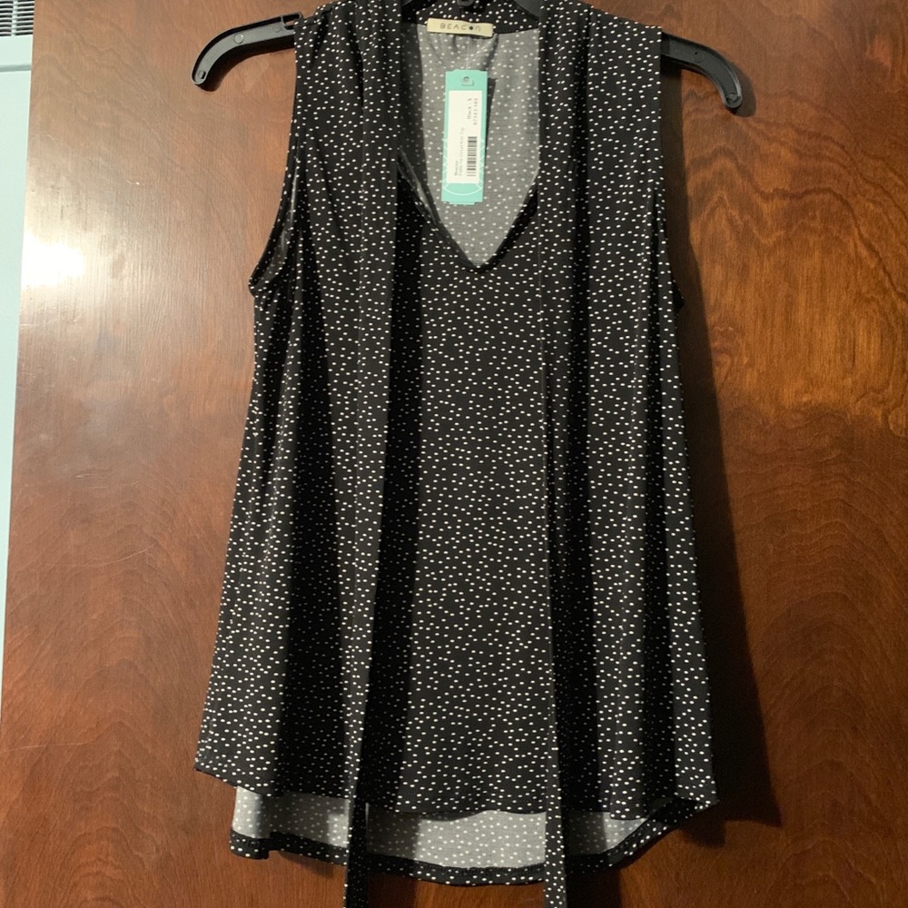 NWT Beacon sleeveless top with front tie